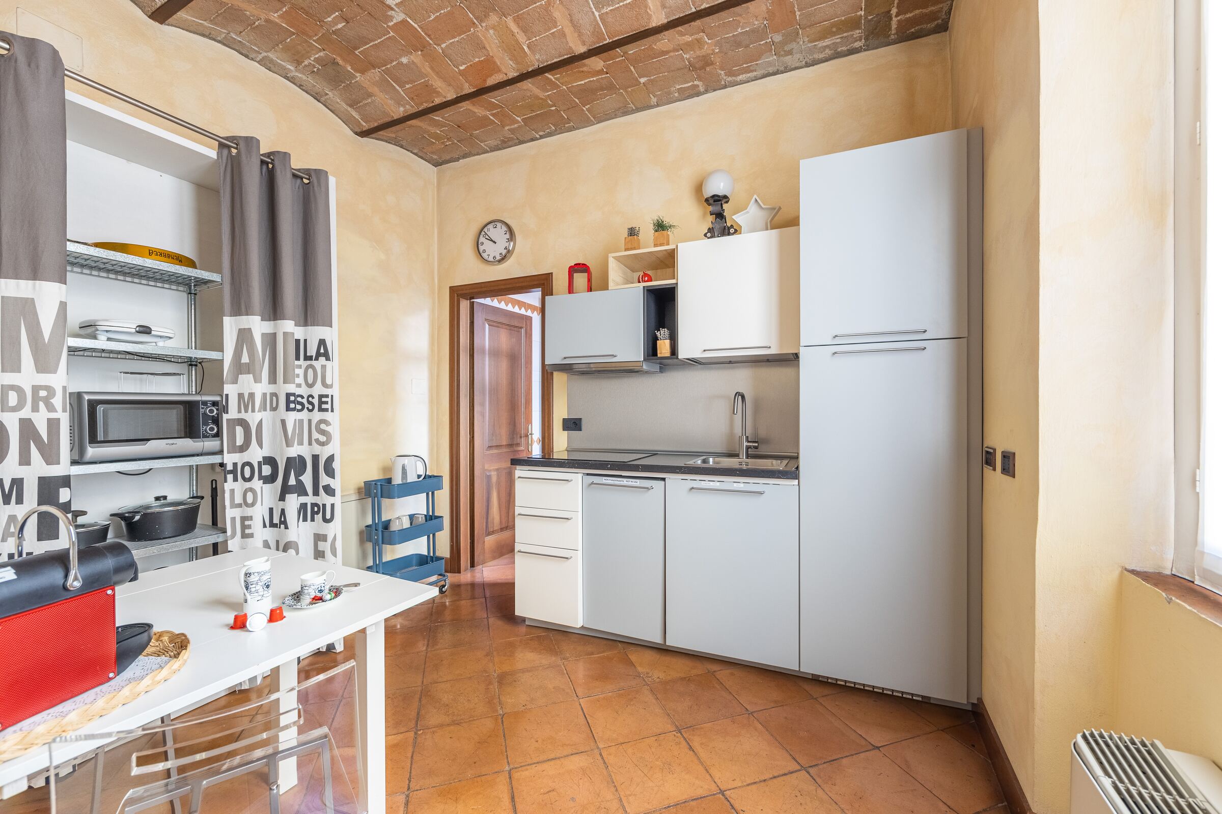 La cucina attrezzata dell'appartamento